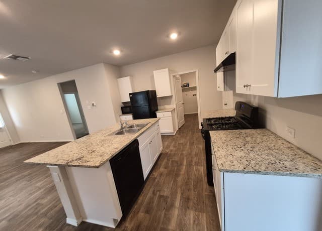 465  Middle Green Loop, Floresville, TX 78114 — photo 7