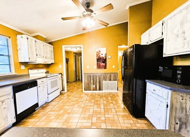 799  County Road 6612, Devine, TX 78016 — photo 19
