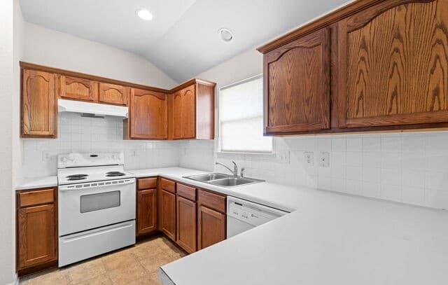 3322  Butler Pass, San Antonio, TX 78223 — photo 4
