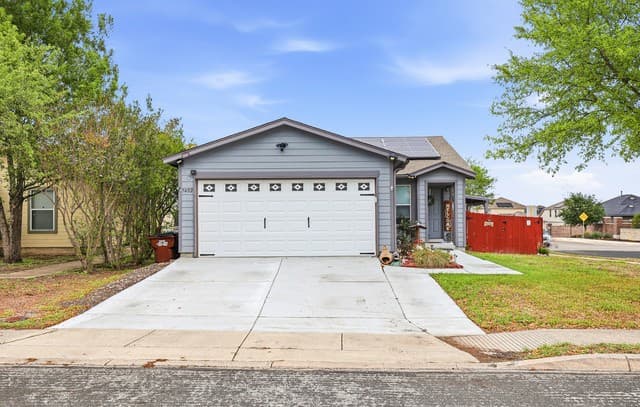 7402  Branching  Peak, San Antonio, TX 78244 — photo 2