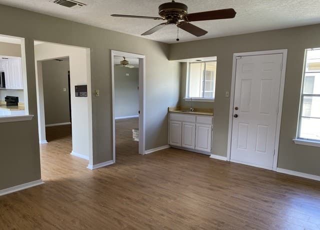 5842  Spring Vly, San Antonio, TX 78247 — photo 8