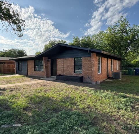 4627 Lakewood Dr