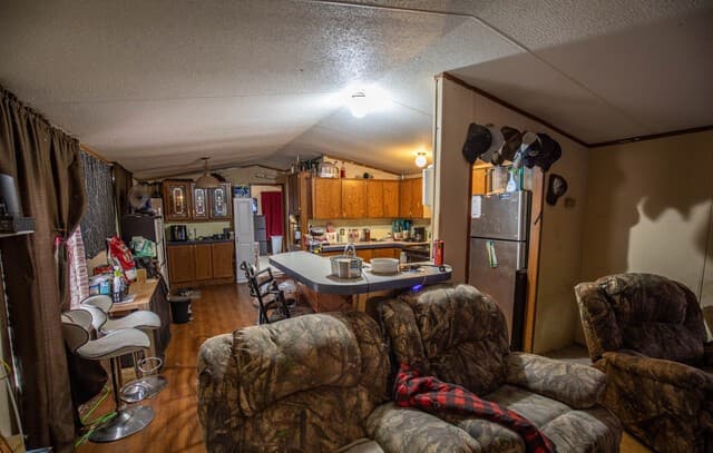 515  Elm St, Jourdanton, TX 78026 — photo 5