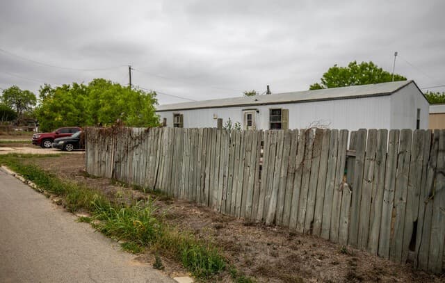 515  Elm St, Jourdanton, TX 78026 — photo 9