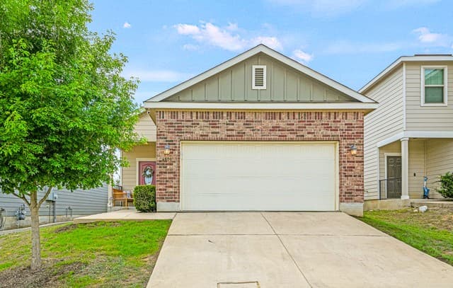 4909 Hallies Gdn, St Hedwig, TX 78152