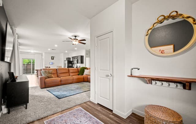 4909 Hallies Gdn, St Hedwig, TX 78152 — photo 4