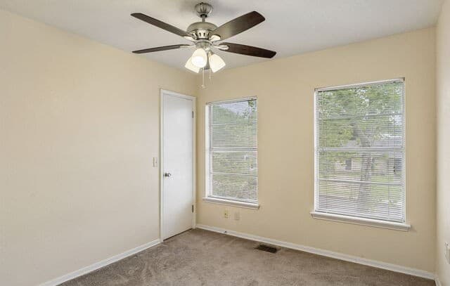 5823  Misty Gln, San Antonio, TX 78247 — photo 11