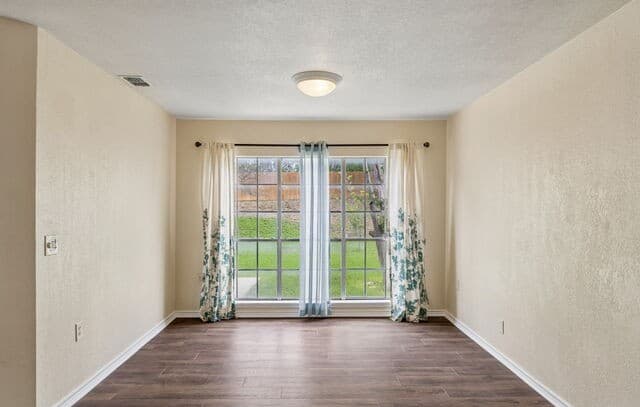 5823  Misty Gln, San Antonio, TX 78247 — photo 6
