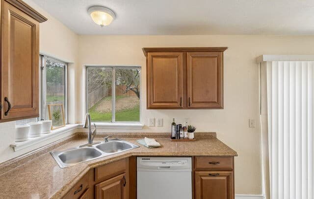 5823  Misty Gln, San Antonio, TX 78247 — photo 8