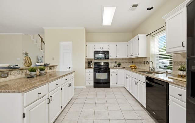 18143  Summer Knoll Dr, San Antonio, TX 78258 — photo 23