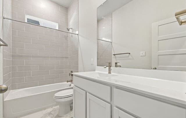 125  Travis Drive, Castroville, TX 78009 — photo 15