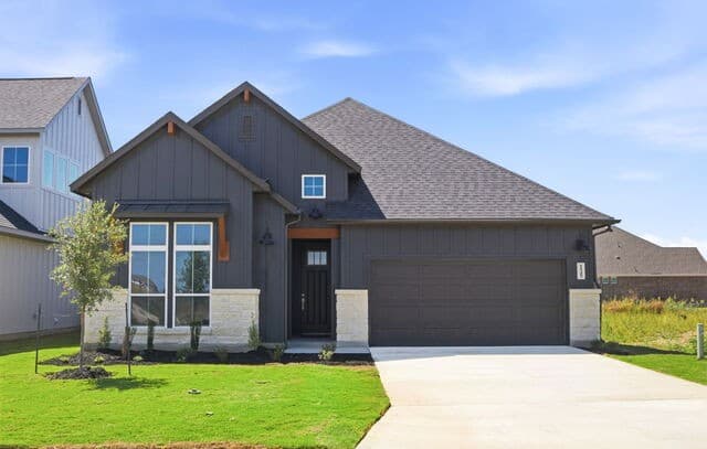125  Travis Drive, Castroville, TX 78009 — photo 2