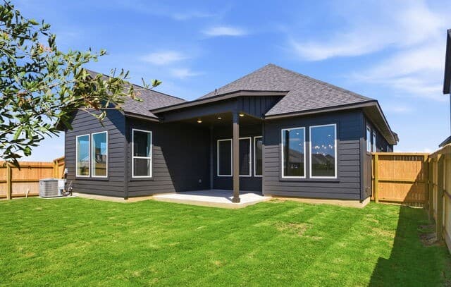 125  Travis Drive, Castroville, TX 78009 — photo 21