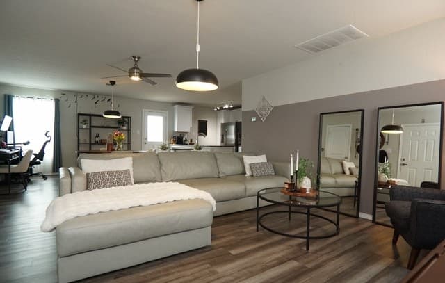 4231  Mesa Cv