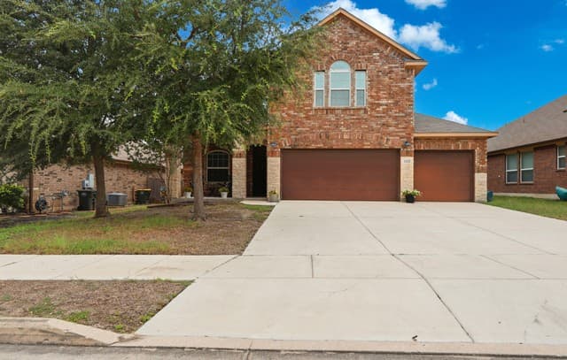 2925 Mistywood Ln