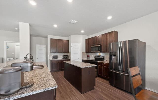 5910  Frisbee Path, Converse, TX 78109 — photo 5