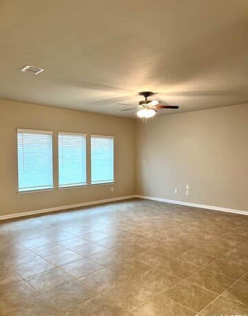 9223  Grand Western, Converse, TX 78109 — photo 2