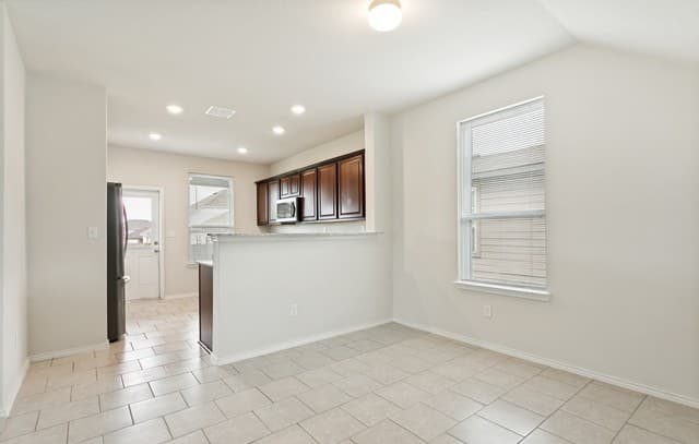 10628  Rayburn Lndg, San Antonio, TX 78252 — photo 8