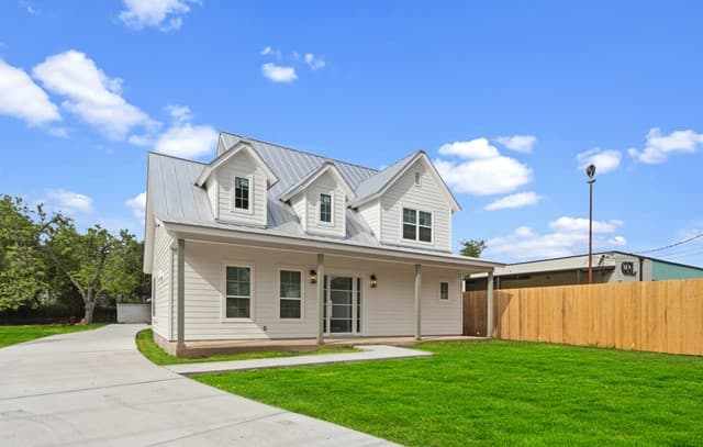 158 S Academy Ave, New Braunfels, TX 78130 — photo 4