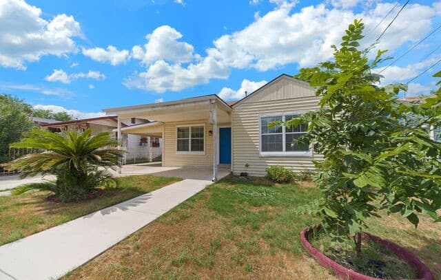 1321  Waverly Ave, San Antonio, TX 78201 — photo 2