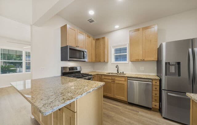 1321  Waverly Ave, San Antonio, TX 78201 — photo 4