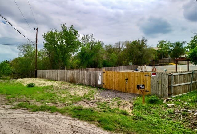 6514  Gilder, San Antonio, TX 78233 — photo 3