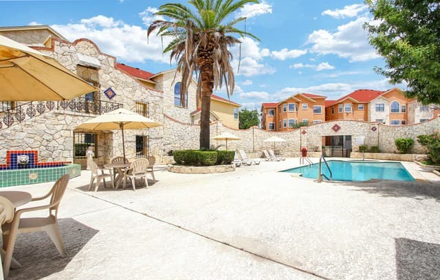 6160  Eckhert Unit APT 1721, San Antonio, TX 78240