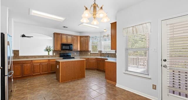 8818 Ash Meadow Dr, Universal City, TX 78148 — photo 3