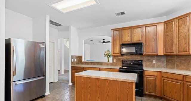 8818 Ash Meadow Dr, Universal City, TX 78148 — photo 5