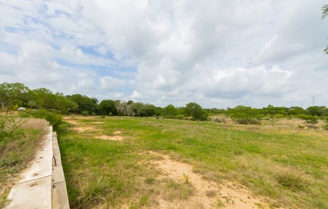 12488  S Us Highway 181, San Antonio, TX 78223 — photo 11