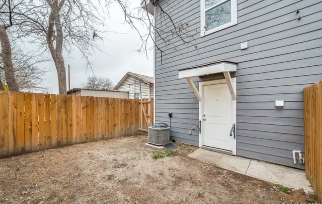 234  Gould St Unit 102, San Antonio, TX 78207 — photo 24