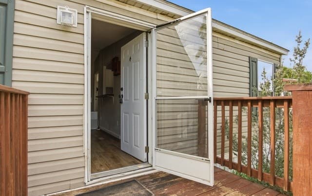 1105  Walnut St, Jourdanton, TX 78026 — photo 4