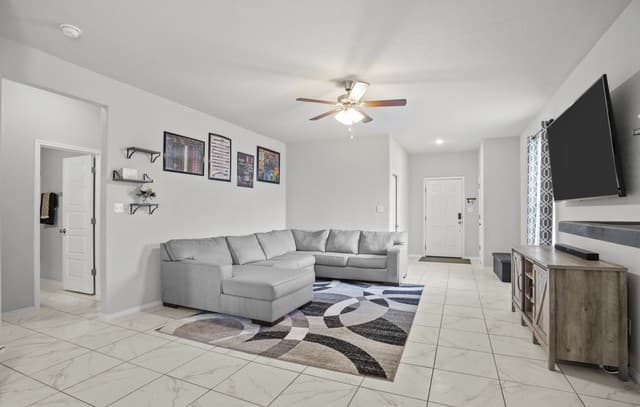 6238  Longhurst, San Antonio, TX 78218 — photo 4