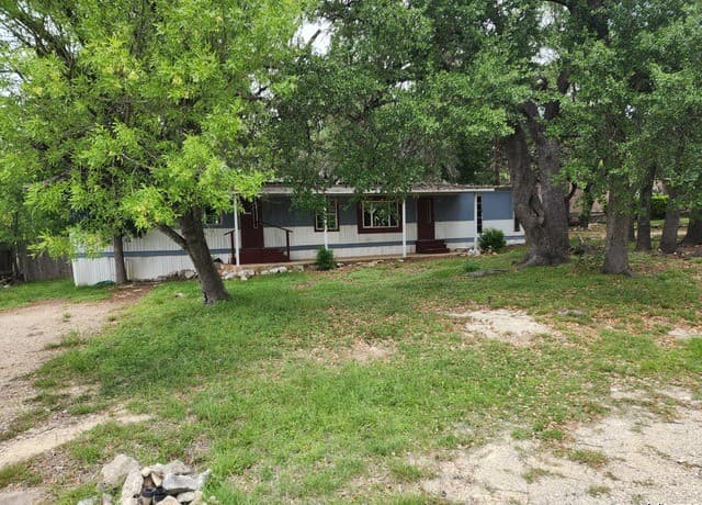 520  Royal Oak Dr, Canyon Lake, TX 78133 — photo 2