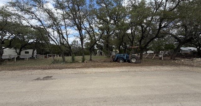7513 Whartons Dock Rd, Bandera, TX 78003