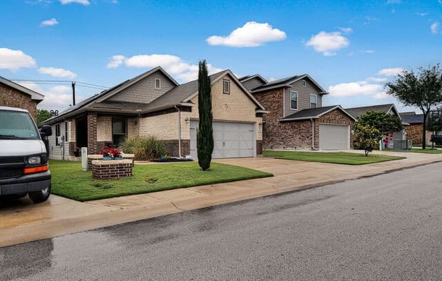 4615  Trevor Way, San Antonio, TX 78217 — photo 2