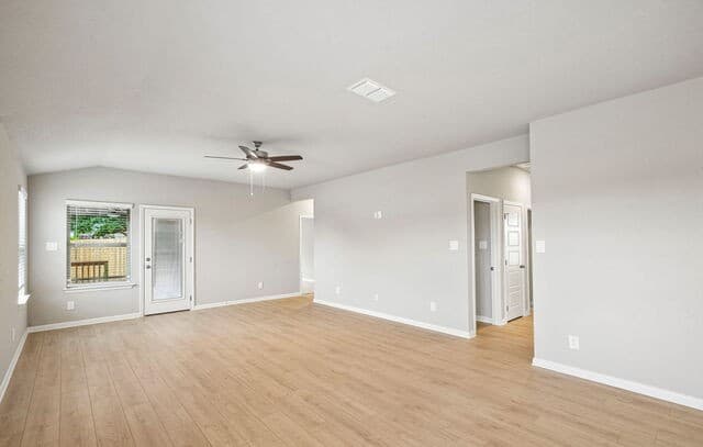 10259  King Robert, San Antonio, TX 78239 — photo 12