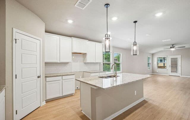 10259  King Robert, San Antonio, TX 78239 — photo 5