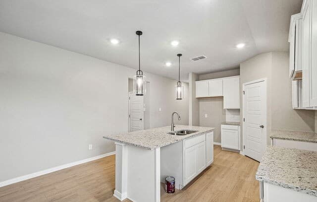 10259  King Robert, San Antonio, TX 78239 — photo 6