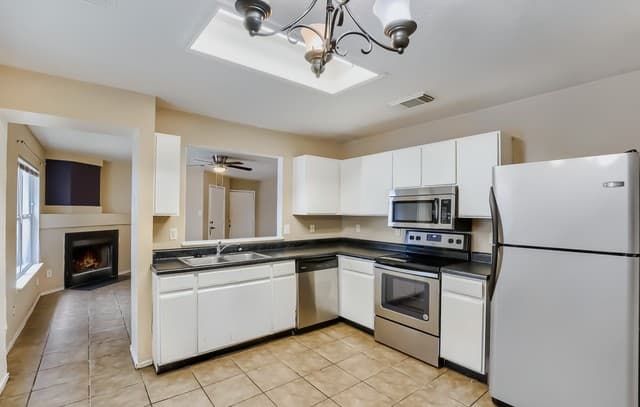 6714  Highland Grass, Converse, TX 78109 — photo 4
