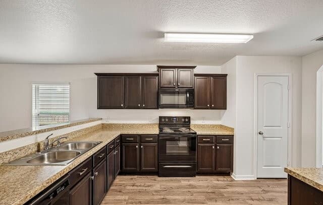 6746  Sabinal, San Antonio, TX 78252 — photo 12