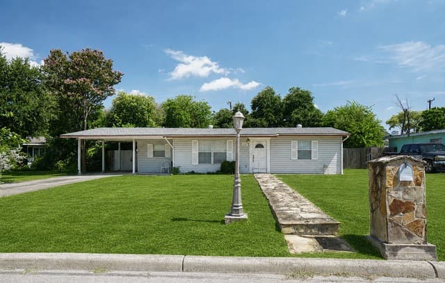 205 Weathercock Ln
