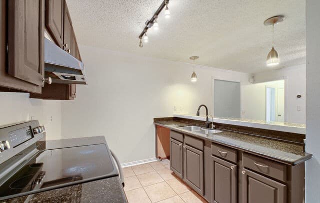 12006  El Sendero St, San Antonio, TX 78233 — photo 7