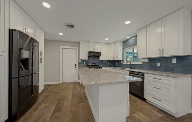 523 Woodcrest Dr, San Antonio, TX 78209 — photo 11
