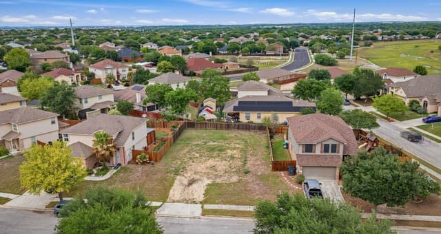 2531  Duval Dr, New Braunfels, TX 78130 — photo 4