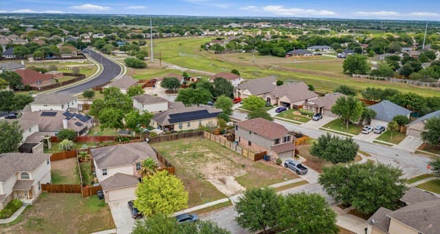 2531  Duval Dr, New Braunfels, TX 78130 — photo 5