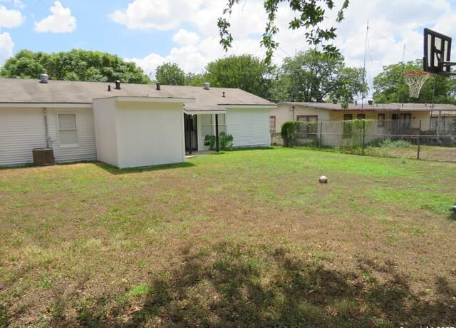 419  Anton Dr, San Antonio, TX 78223 — photo 19