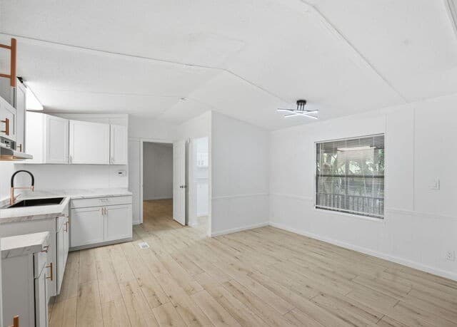 25107  Ada Mae St, San Antonio, TX 78257 — photo 10