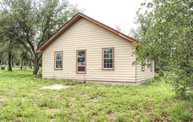 278  County Road 6862, Natalia, TX 78059 — photo 25