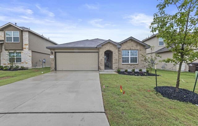 4926 Quartz Row Dr